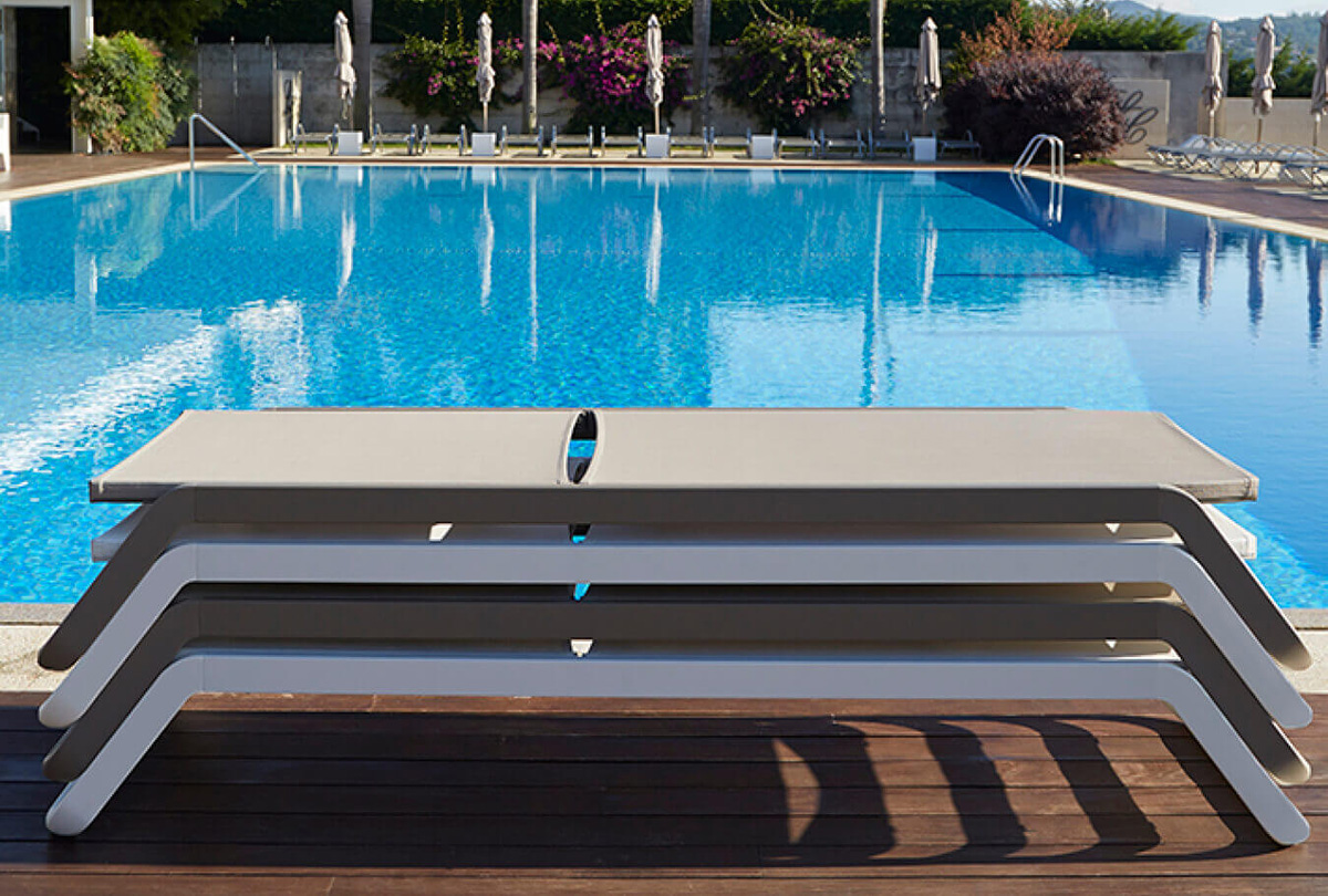 Vila-lounger by simplysofas.in