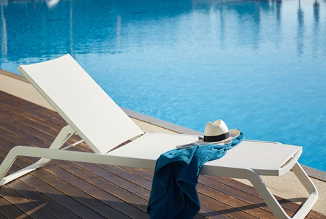 Vila-lounger by simplysofas.in