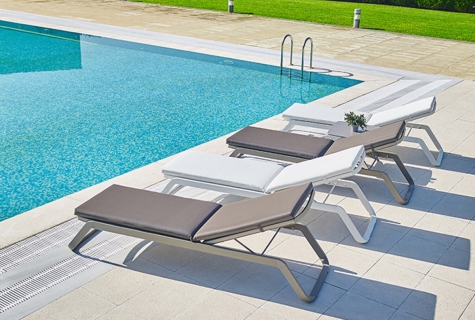 Aqua by simplysofas.in