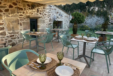 Hop by simplysofas.in